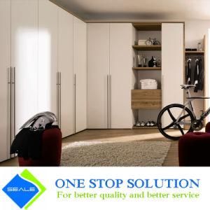 White Lacquer Finish Sliding Door Bedroom Furniture Wardrobes Walk in Closets (ZY 2020)
