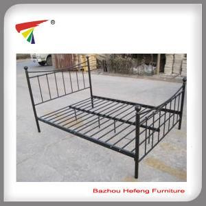 Metal Double Bed Furniture Queen Size Bed Frame (HF062)