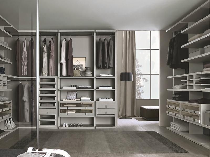 Free Design Customized Walking in Closet