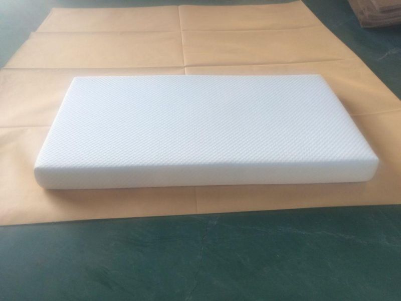 Luxury Waterproof Latex Foam Baby and Child Mattress Vacuum Roll Compress in Box