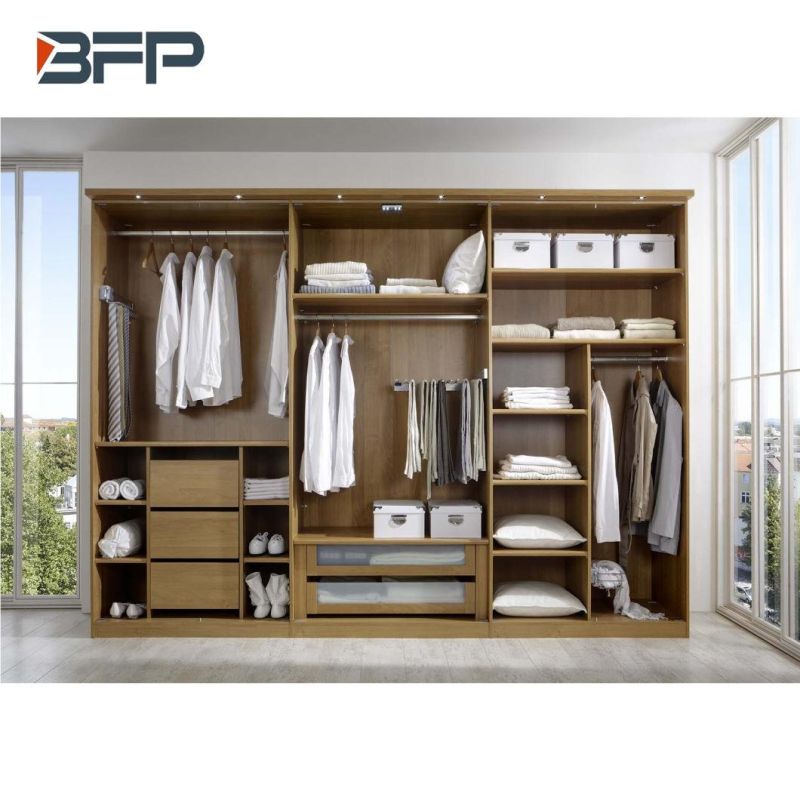 Modern Style Walk in Wardrobe with Wood Grain Melamine Finish