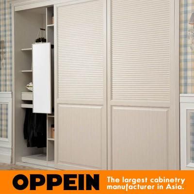 White Built-in Modern Closed Louver Sliding Wooden Bedroom Wardrobe (YG11319)