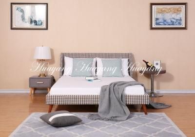 Huayang Italian Bedroom Furniture Solid Wood Leg Fabric Headboard Bed King Size Fabric Bed