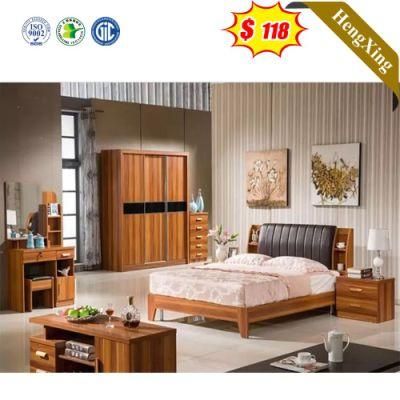 Factory Customized Bedroom Furniture Wooden Apartment Hotel King Queen Size Beds with Wardrobe