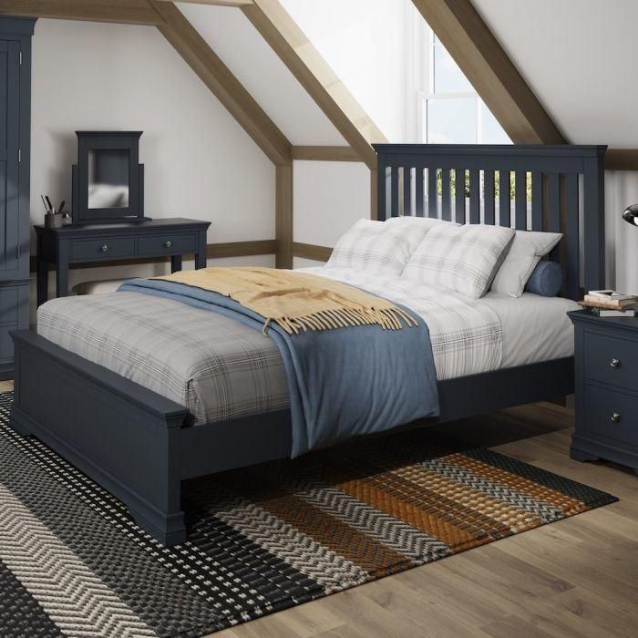 Wholesale Home Furniture Grey Pine Wood Bedstead French Style Wooden Bed Frame Hotel King Bed with Headboard and Footboard for Adults, Teenager, Childrens