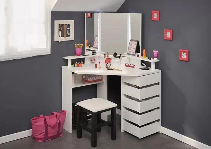 Luxury Bedroom Furniture MDF Wooden Mirror Dressing Table (HF-WF05271)