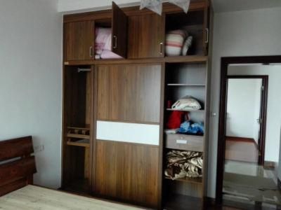 Natural Material Custom Wooden Wardrobe Cabinets for Bedroom (FOH-WCE1013)